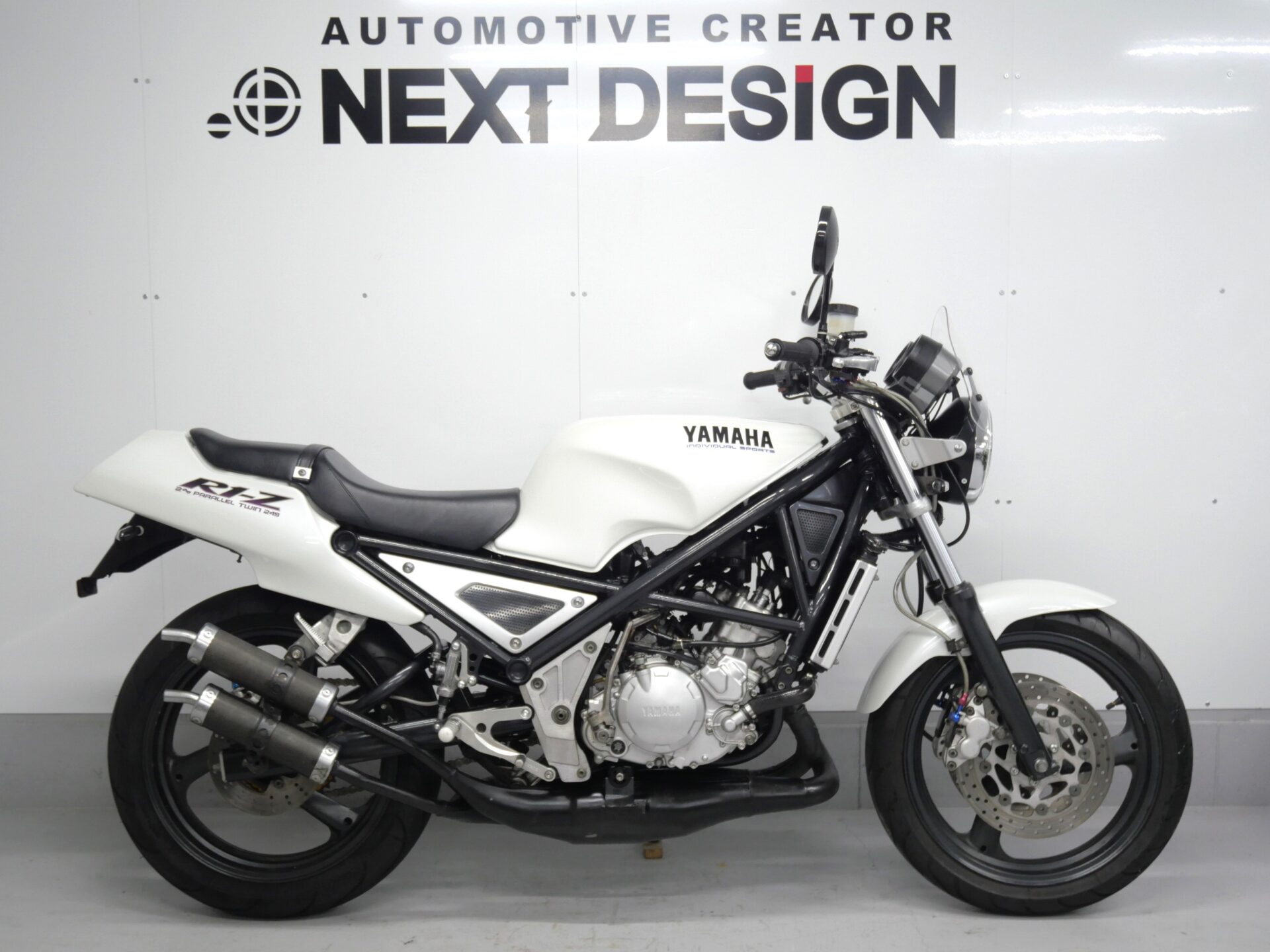 YAMAHA R1-Z ETC USB電源 ノーマルパーツ有